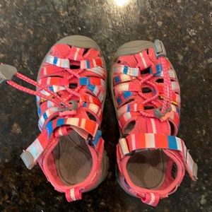 Keen kids shoes, washable. Minimal wear. Excellent condition